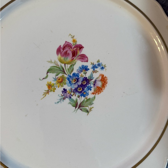 Vintage Harker Early American Floral Center Cake Plate - 1950s - Picture 4 of 12